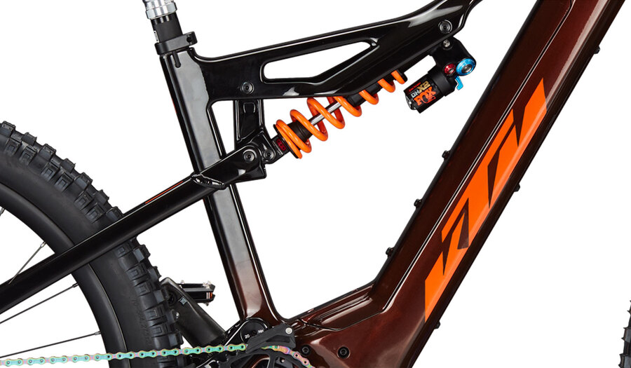 Suspensão dianteira FOX 38 Float Factory na KTM Macina Prowler Exonic 2024