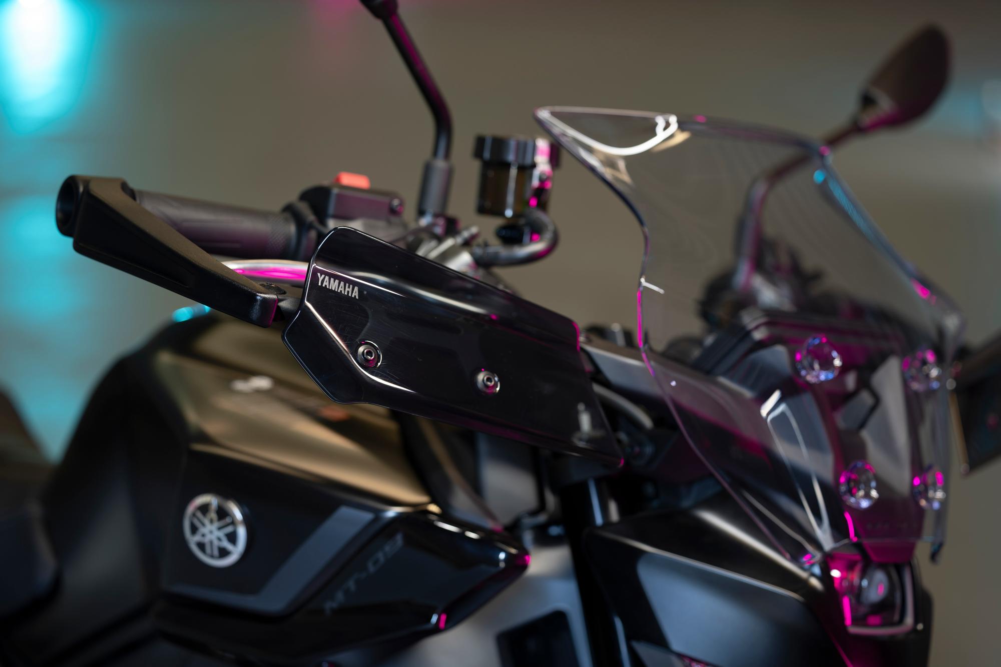 DEFLETORES PARA AS MÃOS YAMAHA — vista geral