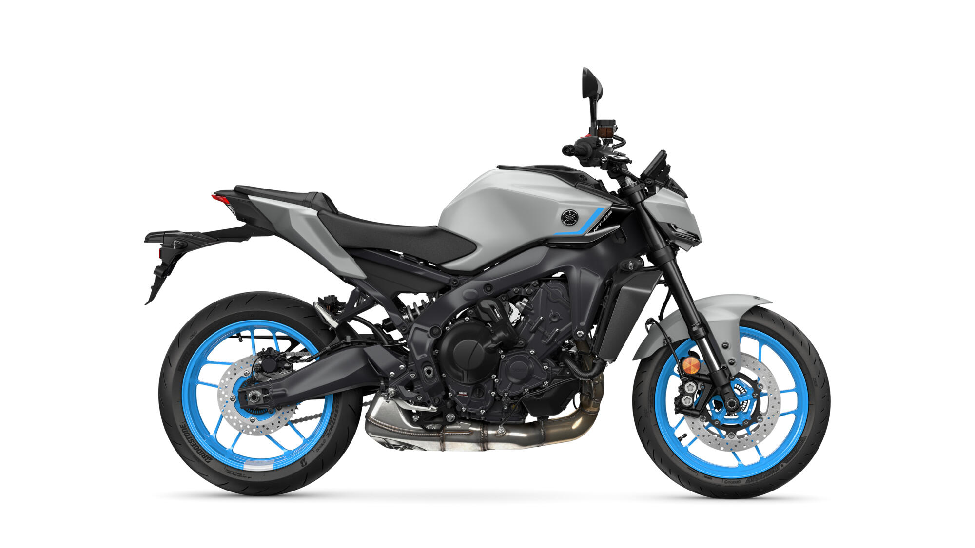MOTO MT-09 YAMAHA — estudio lateral
