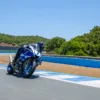 MOTO R1 GYTR YAMAHA — em estrada 3