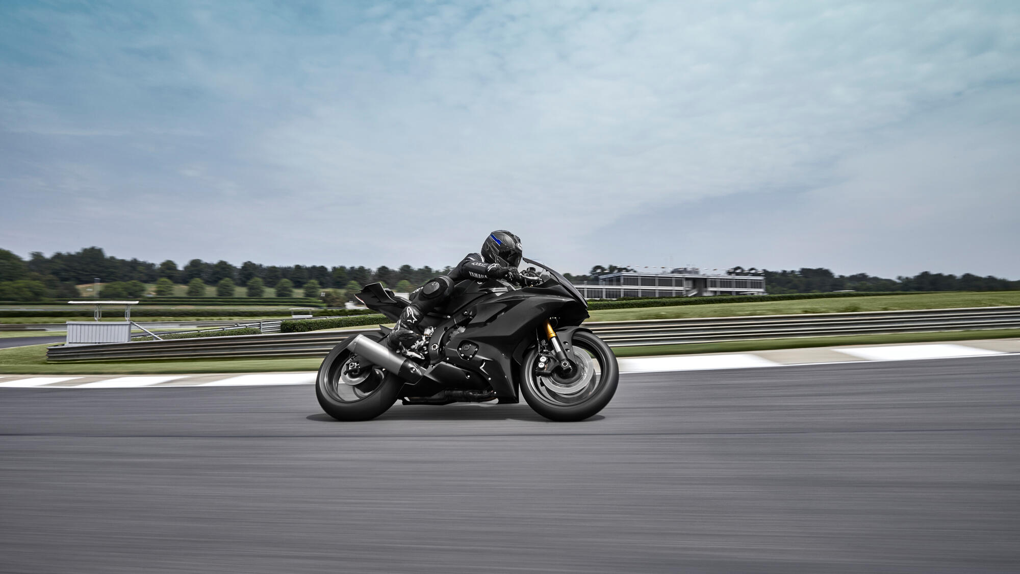 MOTO R6 RACE YAMAHA — em estrada 2