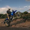 MOTO TÉNÉRÉ 700 EXTREME YAMAHA — em estrada (capa)