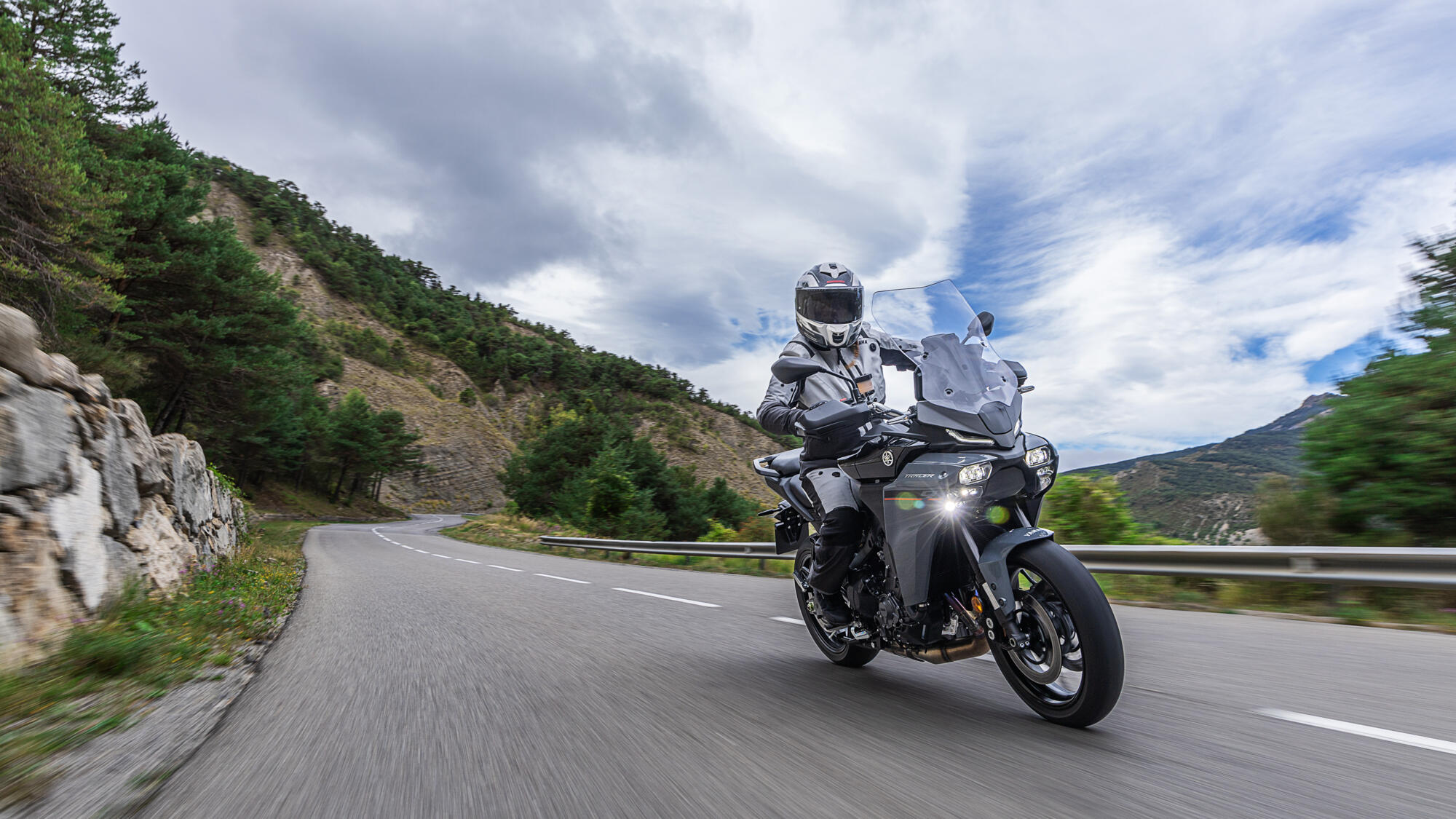 MOTO TRACER 9 YAMAHA — em estrada 2