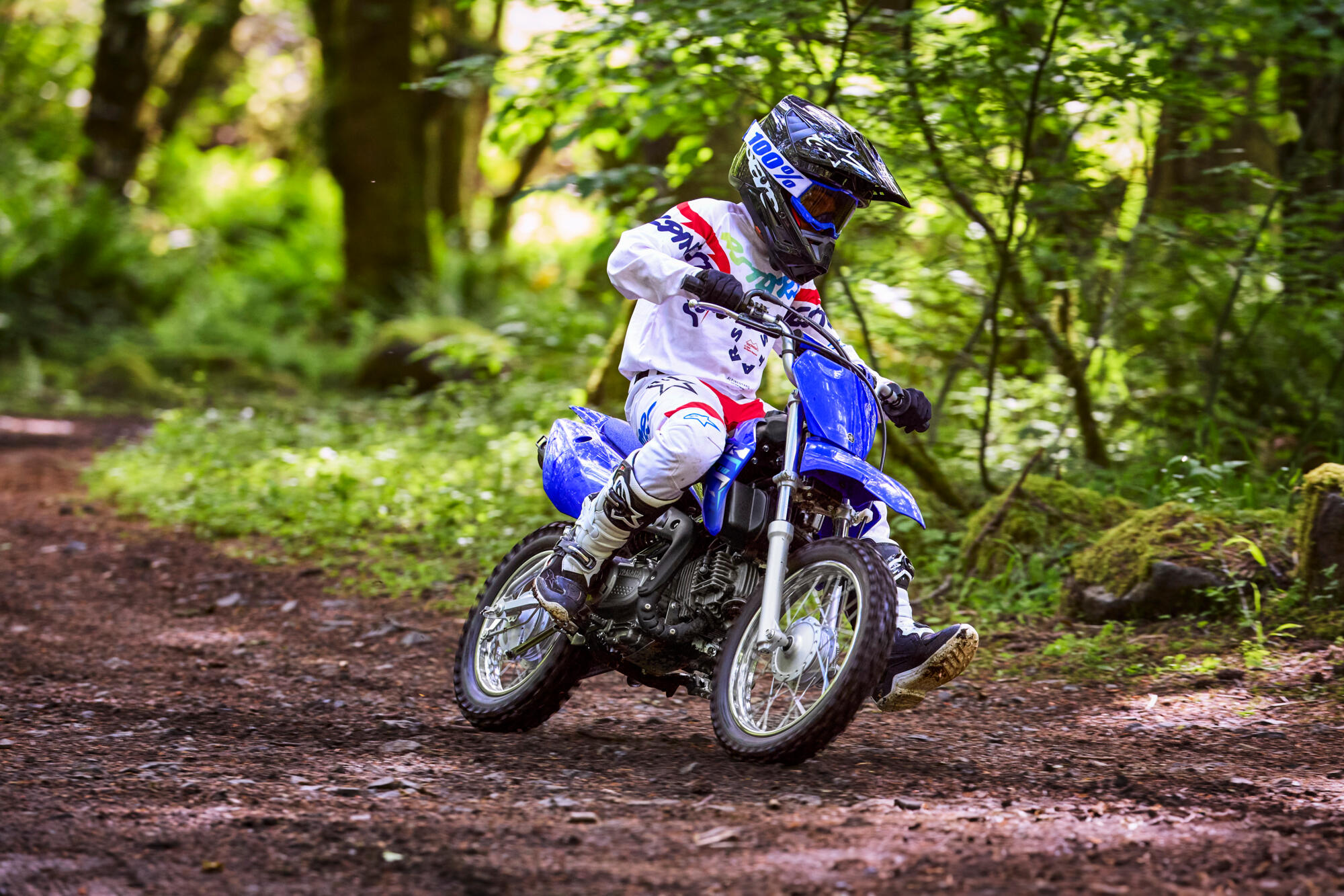 MOTO TT R110 YAMAHA — em estrada (capa)