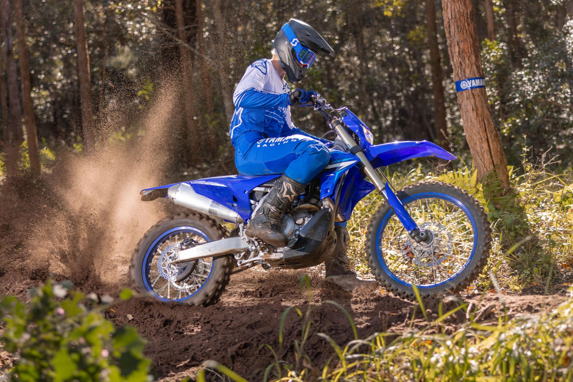 MOTO WR450F YAMAHA — em estrada 3