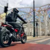 MOTO XSR125 YAMAHA — em estrada 2