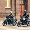 MOTO XSR125 YAMAHA — em estrada (capa)