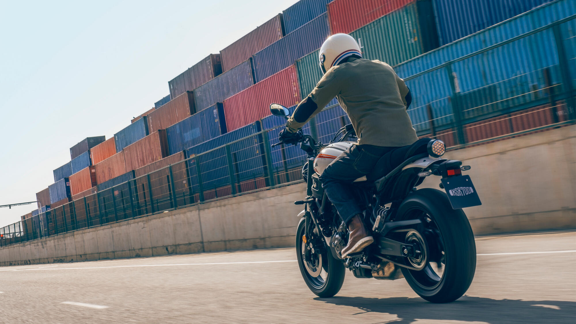 MOTO XSR700 YAMAHA — em estrada 3