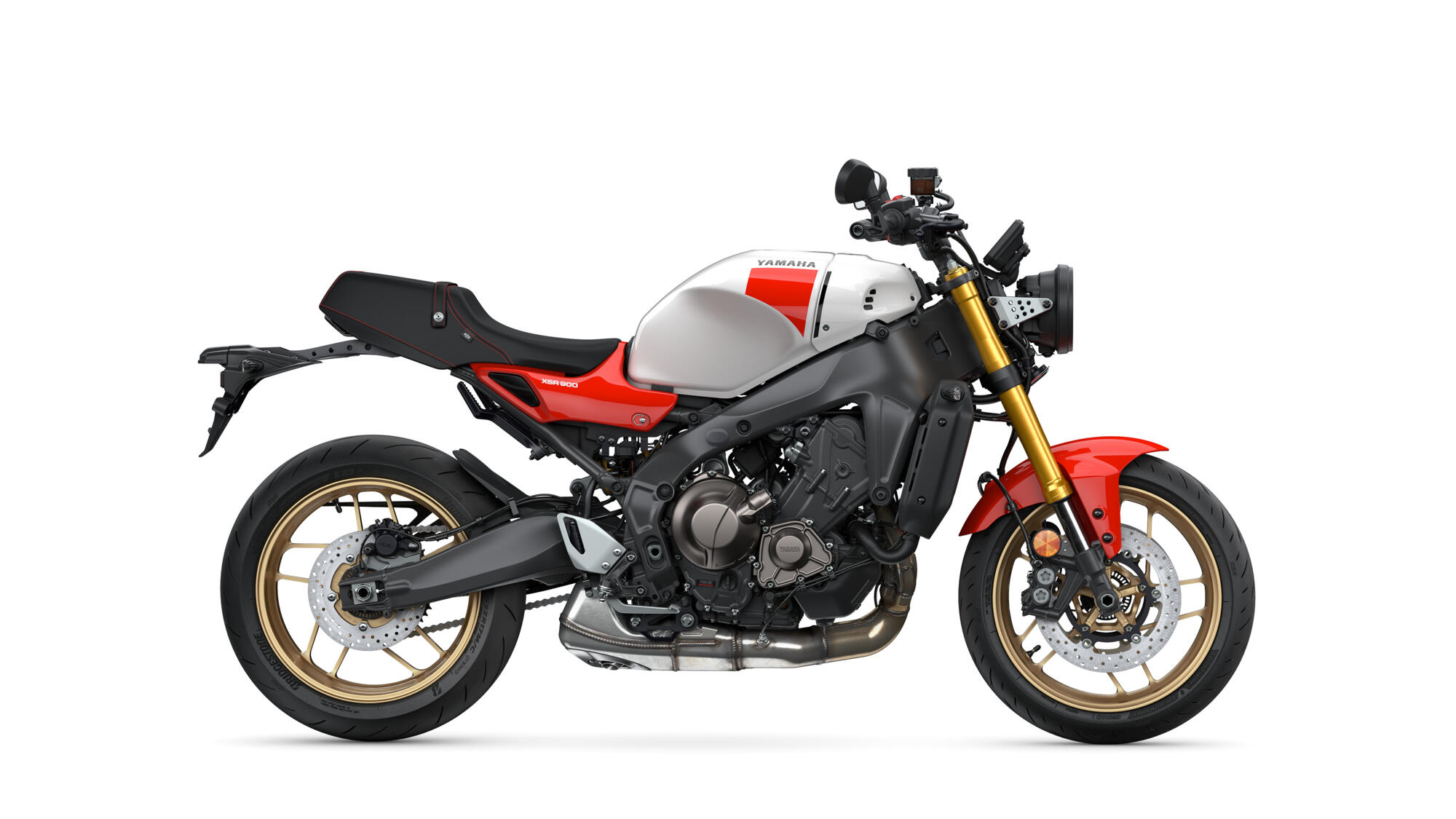 MOTO XSR900 YAMAHA — estudio lateral