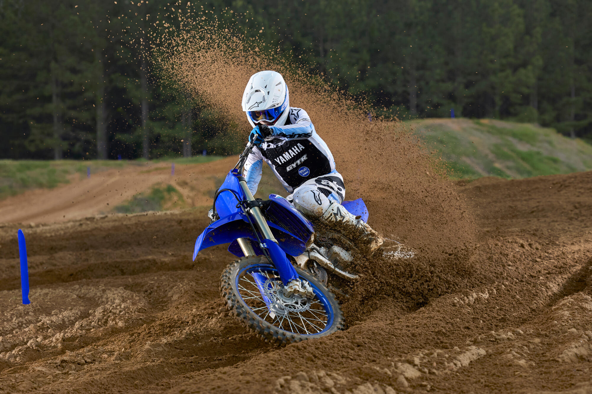 MOTO YZ125 2026 YAMAHA — em estrada 2