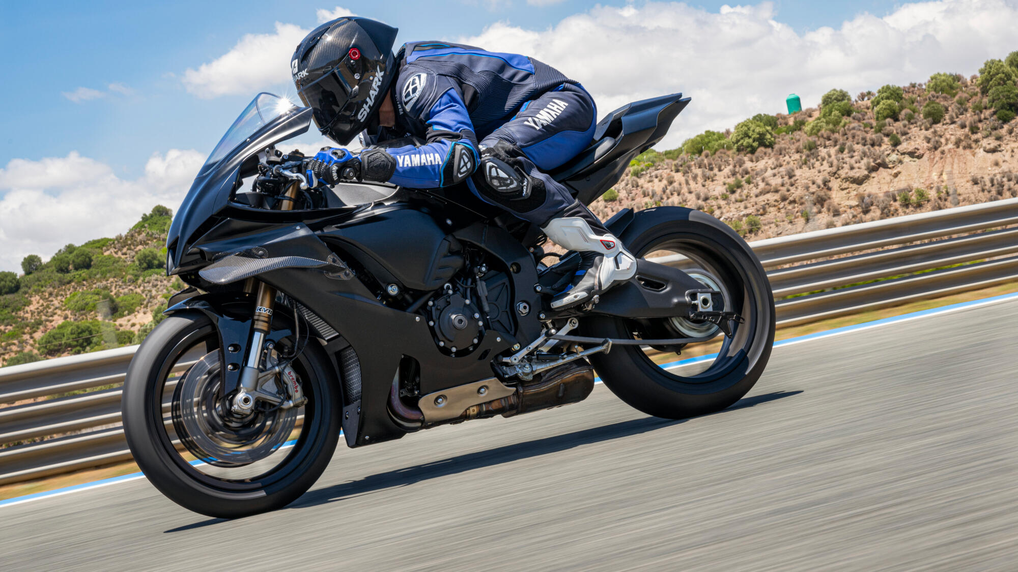 MOTO R1 RACE YAMAHA — em estrada 2