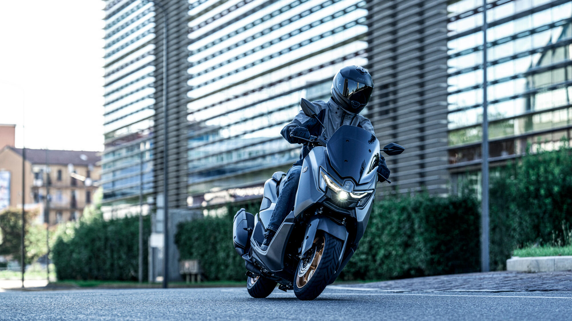 SCOOTER NMAX 155 TECH MAX YAMAHA — em estrada 3