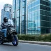 SCOOTER XMAX 300 2025 YAMAHA — em estrada 3