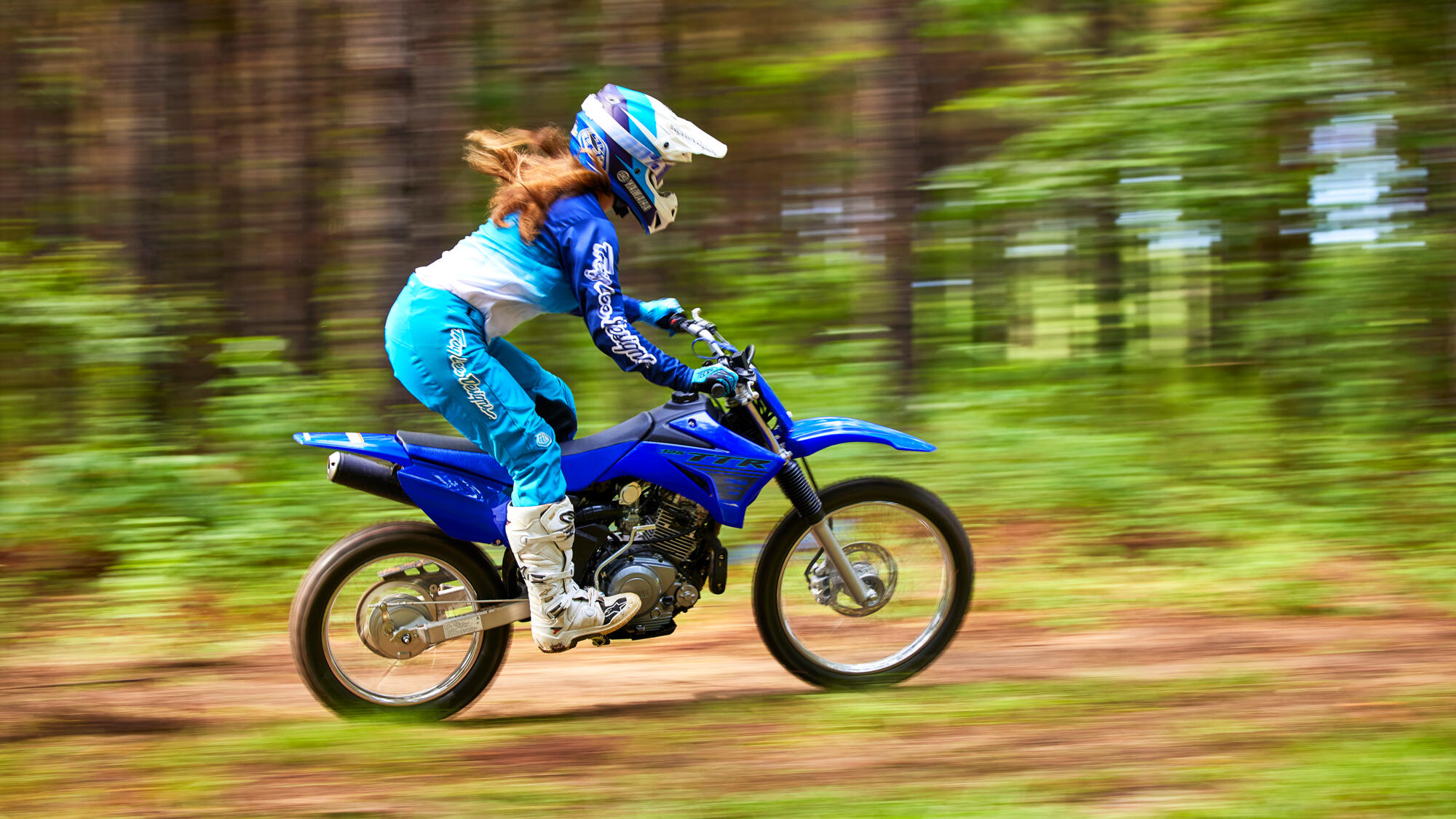 MOTO TT-R125 YAMAHA — em estrada (capa)